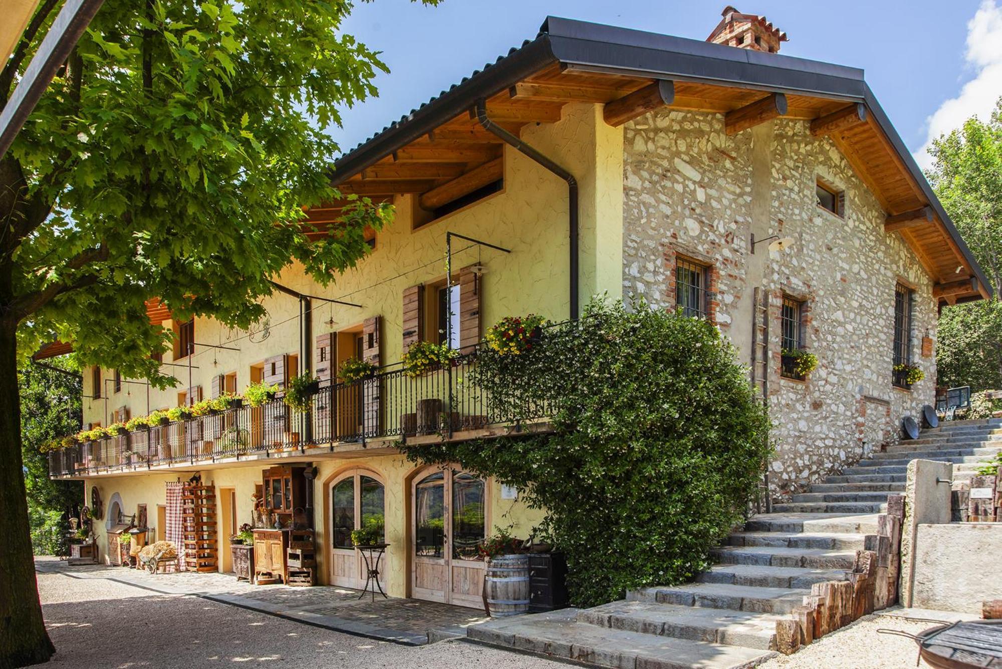 Agriturismo Ca' Fenile Alzano Lombardo Exterior foto